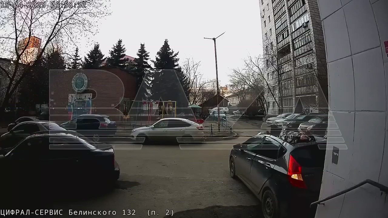 80-year-old woman survives fall from sixth-floor