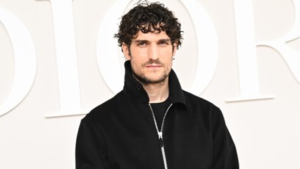 GALA VIDEO - Louis Garrel : une très rare photo avec sa fille Oumy dévoilée, elle a bien grandi !
