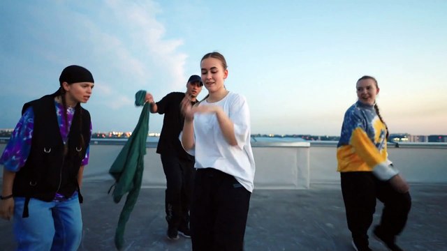 23)_Musique. Turn Up Burn Up. Hip-hop et rap. Humeur. Optimiste. Artiste. Diamond Ortiz