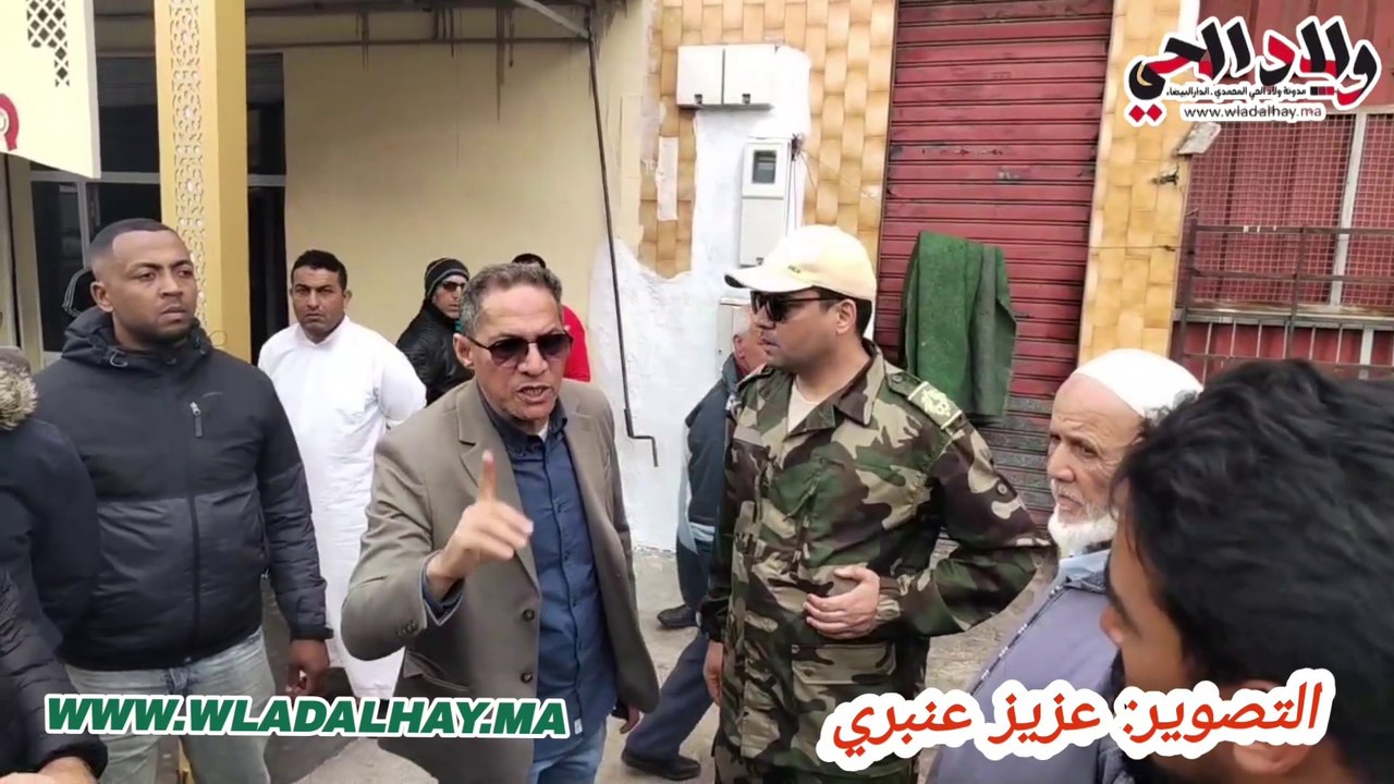 السلطات المحلية لمنطقة الحي المحمدي بحظور السيد الباشا تقوم مصادرة الأغنام لبعض التجار لعدم إمتتالهم لقرار عمدة الدار البيضاء بمنع مزاولة النشاط .