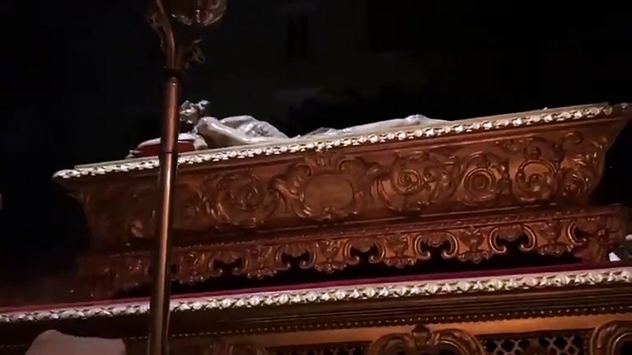 Amalfi (SA) - La processione con le statue del Cristo morto e della Madonna Addolorata (18.04.25)