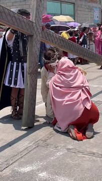 Viacrucis en Santa Ana Tlapaltitlán
