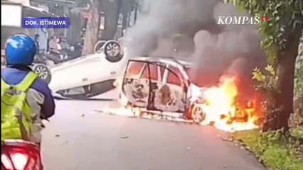 Saat Mobil Polisi Dibakar Massa Buntut Penangkapan Ketua Ormas di Depok
