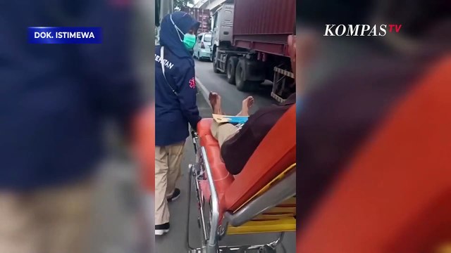 Cerita Petugas Ambulans Terpaksa Dorong Pasien 700 m Gegara Macet Horor Tanjung Priok