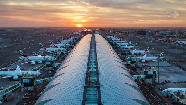 Watch: Sheikh Hamdan tours Emirates catering facility producing over 250,000 meals