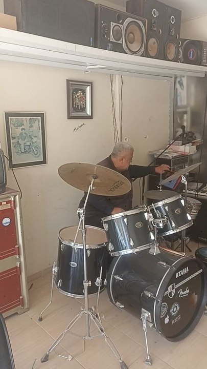 İçim yanar Yanar Bateri Live offical video