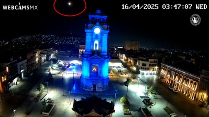 Un gran "bola de fuego" ilumina la capital de México