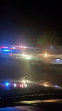 Pareja cae a una hondonada tras volcar en su vehículo en Valle de Ángeles