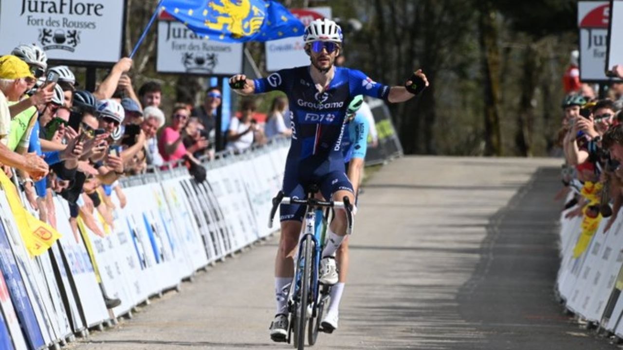 Cyclisme - Tour du Jura Cycliste 2025 - Revivez le final et la deuxième victoire en deux jours de Guillaume Martin !