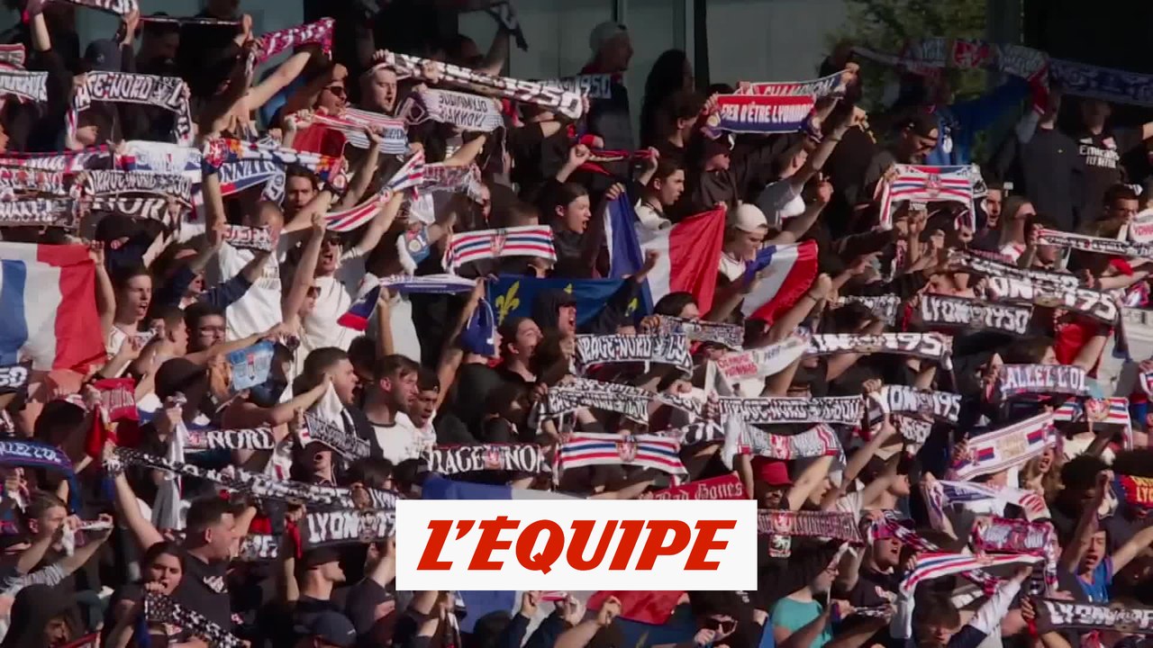 Les supporters mettent l'ambiance à l'entraînement à la veille du derby - Foot - L1 - OL