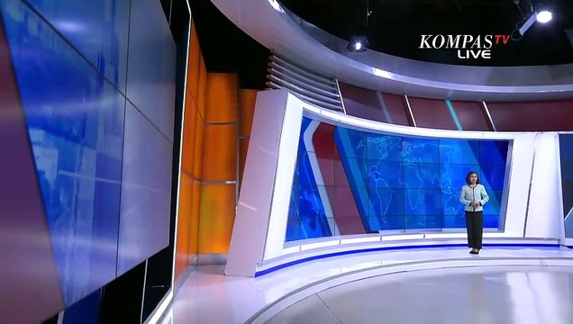 Detik-detik Mobil Nyangkut di Rel Tertabrak KRL Tujuan Bogor, Pengemudi Berhasil Selamatkan Diri