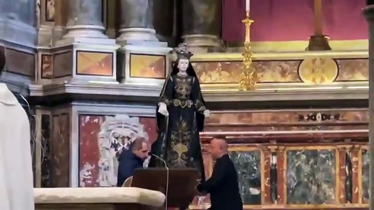 Amalfi (SA) - La reposizione della statua della Madonna Addolorata (19.04.25)