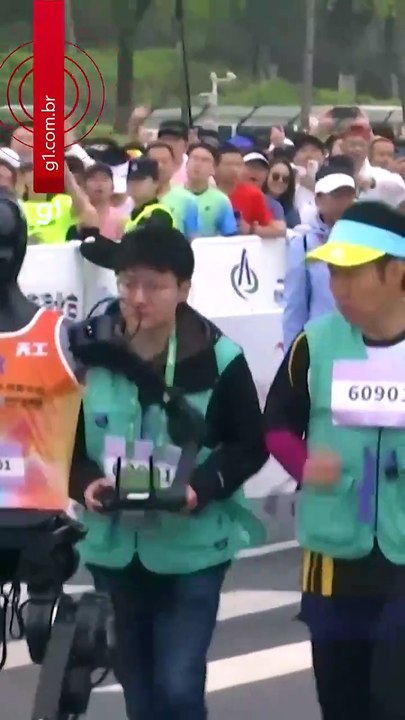 Robôs humanoides participam de meia-maratona em Pequim