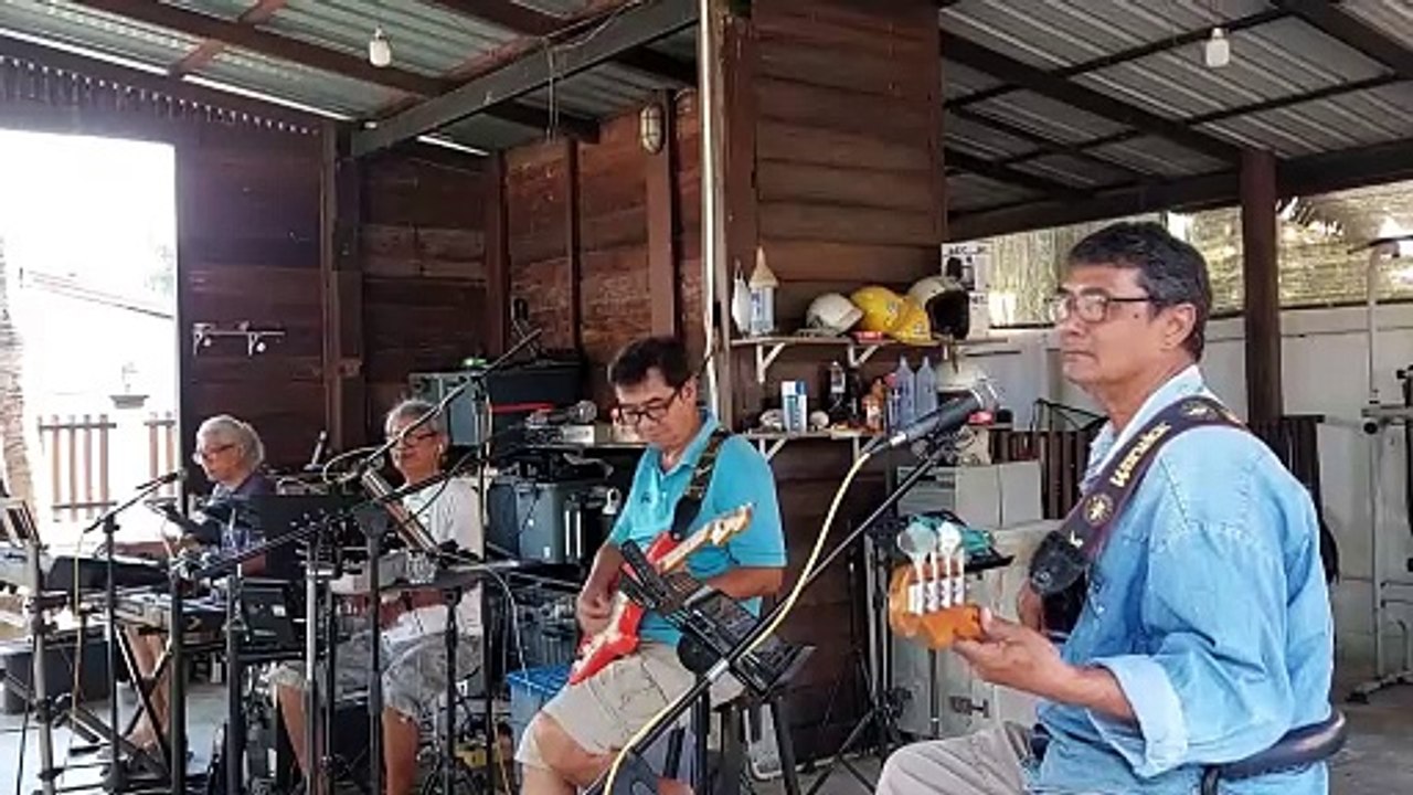 รอยเท้าบนผืนทราย-พิงค์แพนเตอร์.. Wai Chara Jamming