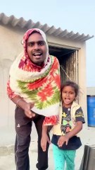 Beta mujhe chhatri do🤣🤣#shorts #funny #comedy #ytshorts #shortsfeed #trendingshorts #viralvideo