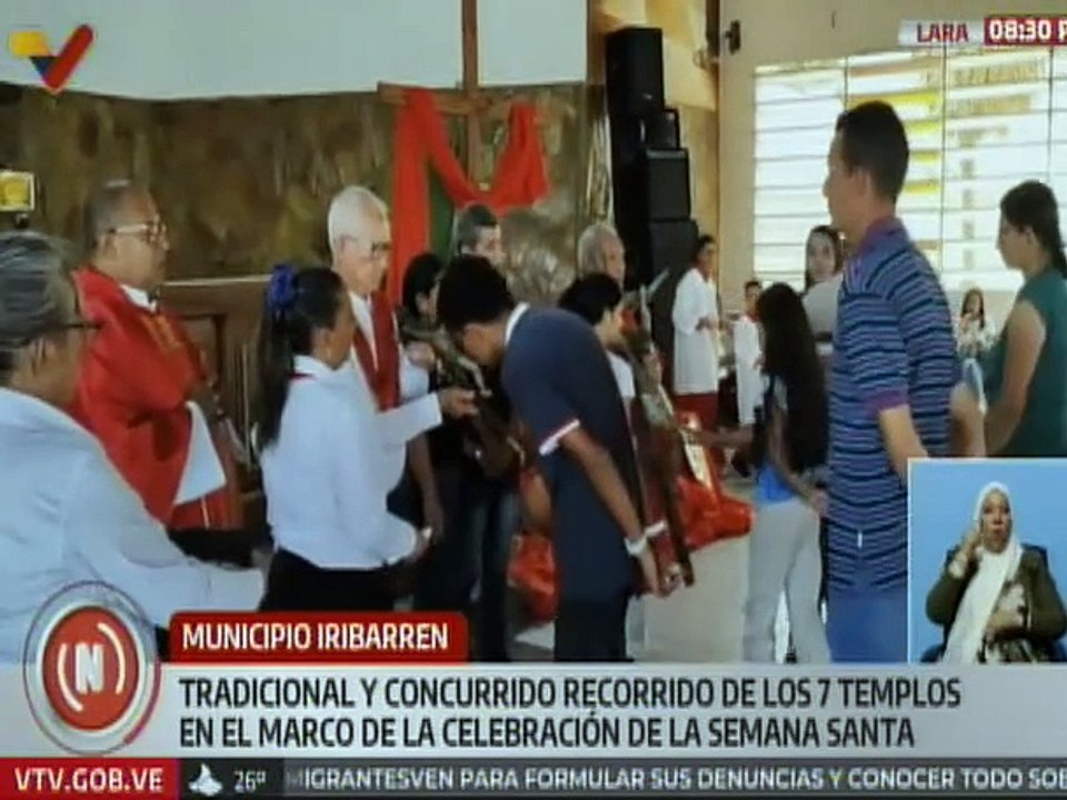 Feligreses y turistas participan en la tradicional ruta de los 7 templos el estado Lara