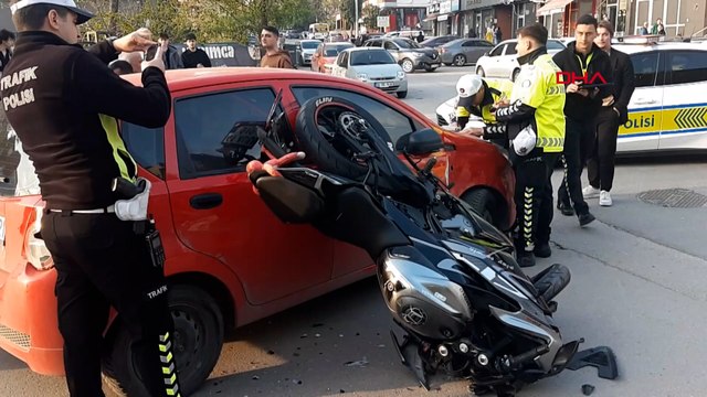 Kocaeli'de otomobil ile motosiklet kafa kafaya çarpıştı: 1 yaralı