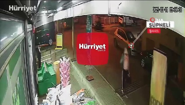 Hırsızlık yaptıktan sonra kıyafetlerini değiştirdi, yakayı ele verdi! O anlar kamerada
