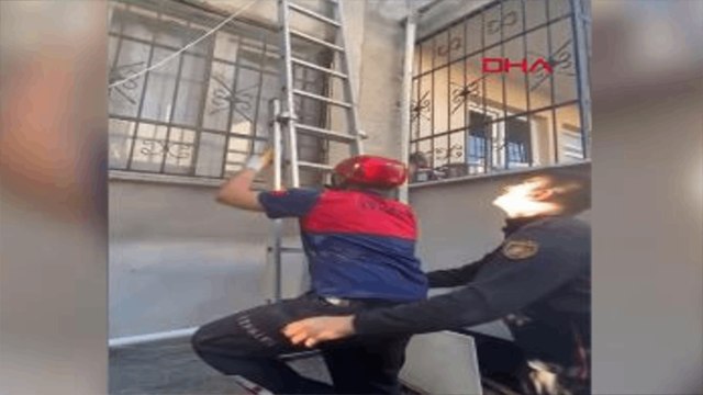 Küçük çocuk kapıyı kilitledi: Yardıma itfaiye yetişti