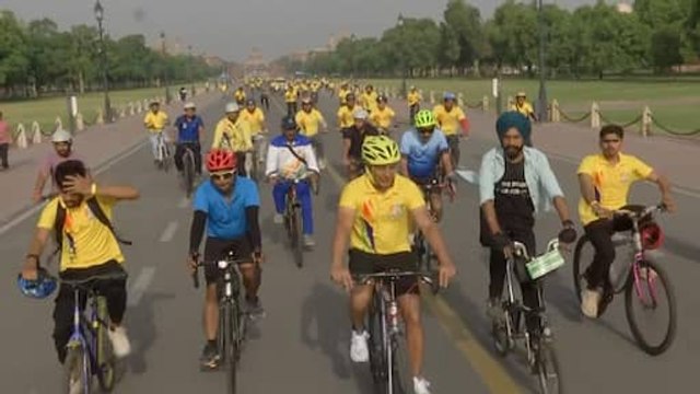 ‘Fit India Sundays on Cycle’ Takes Over Kartavya Path | Rahul Bose Joins Fitness Marathon