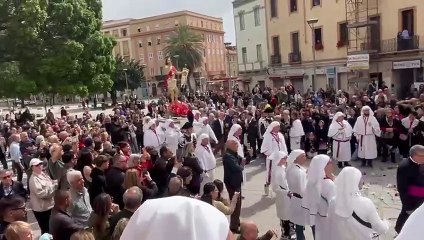 A Cagliari la processione di "S'Incontru" tra gli applausi dei fedeli
