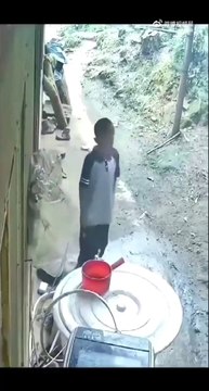 Ce garçon a eu un très bon reflexe