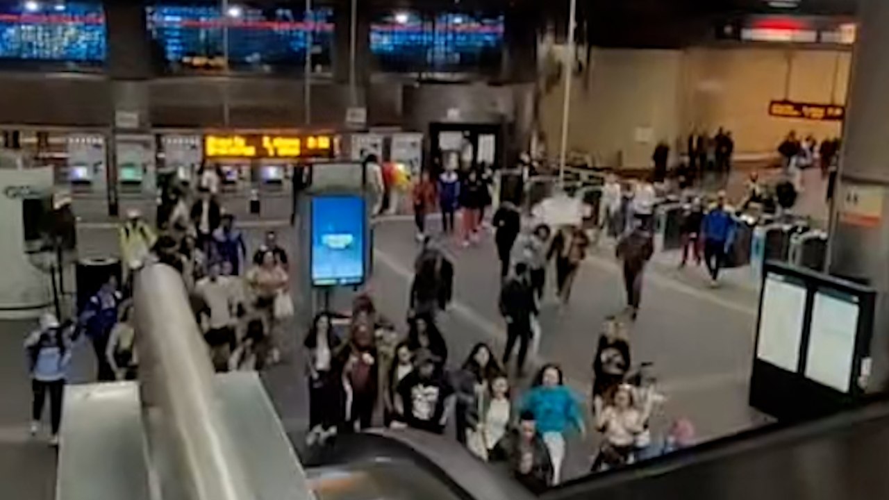 Harvard Square shooting - video shows commuters fleeing while shooter at large