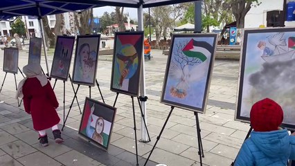 Öğrenciler, İsrail'in Filistin'e saldırılarına sergi ile dikkat çekti