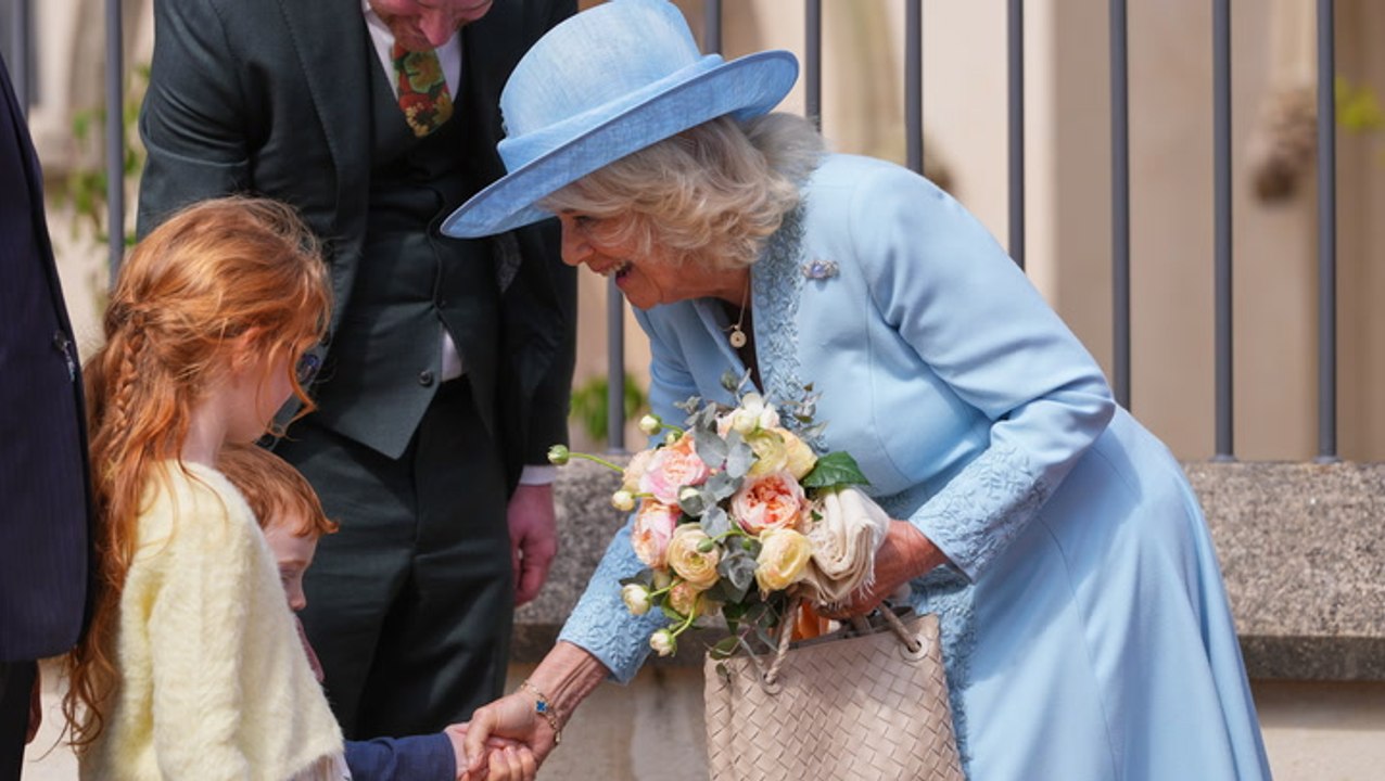 Young boy’s adorable reaction to meeting Queen at Easter service