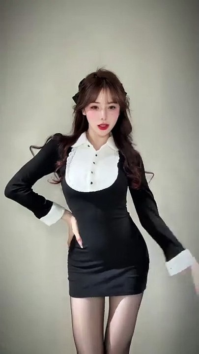 Sexy Chinese girls dance passionately, and every clip can make you happy physically and mentally.