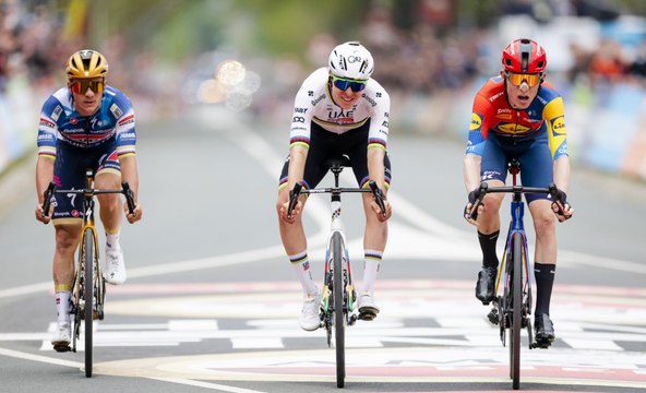 Cyclisme - Amstel Gold Race 2025 - Une course et un scénarios fous... Mattias Skjelmose s'offre Tadej Pogacar et Remco Evenepoel à la photo-finish !
