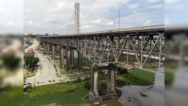 Continúa prohibición de vehículos pesados por el puente de la 17