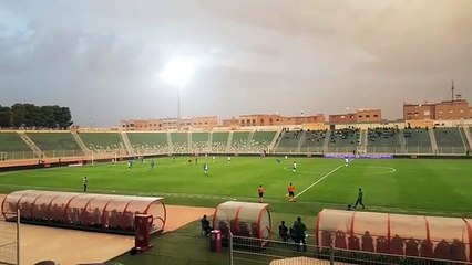 المذيع الرياضي المتميز علالي ومباراة ساخنة في الملعب الشرفي بوجدة