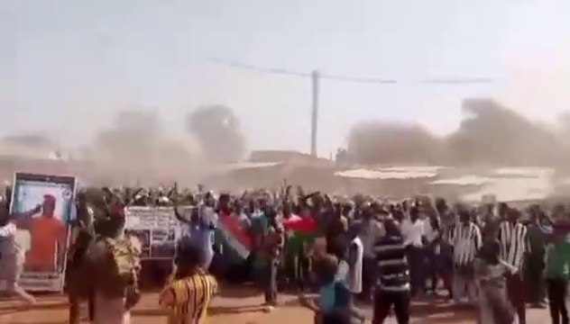 Burkina Faso 🇧🇫: With every attempt to manipulate or destabilize, the valiant people of Burkinabe reaffirm their unwavering support for Captain Ibrahim