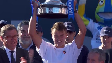 Rune upsets Alcaraz to claim Barcelona crown