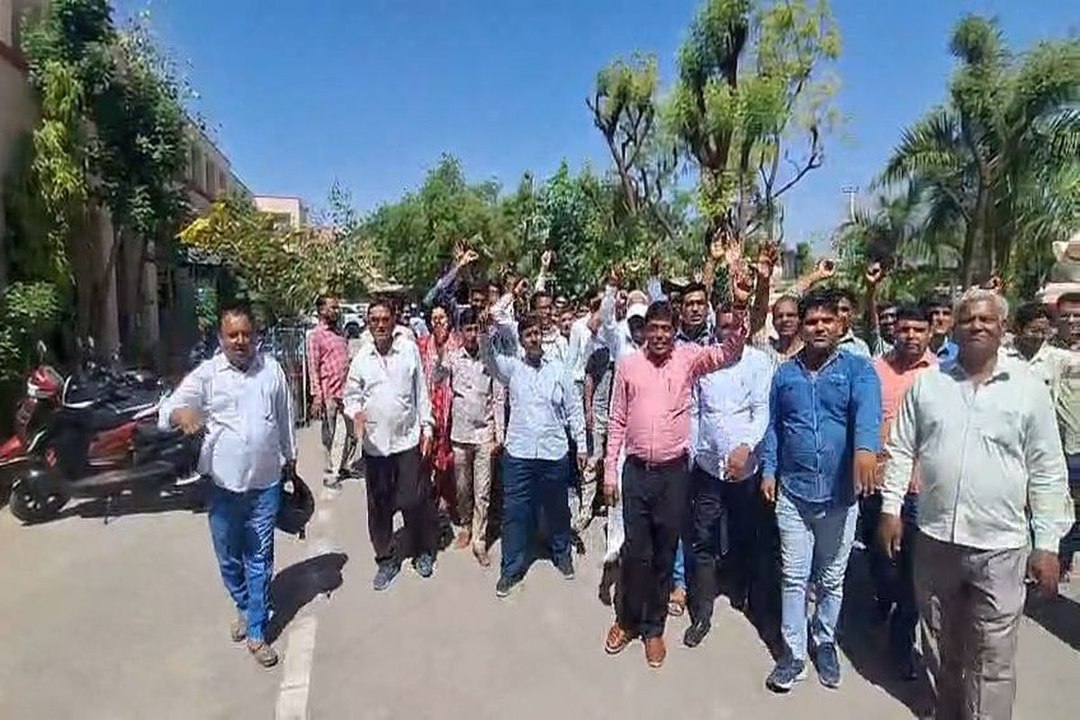 जलदाय विभाग के जेईएन के साथ मारपीट व राजकार्य म...