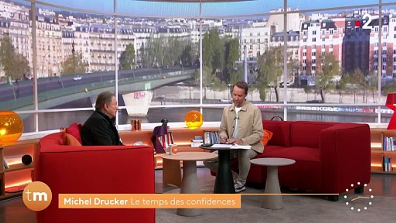Exclusif - Michel Drucker et sa femme Dany Saval à la générale du spectacle musical Les Choristes au théâtre des Folies Bergère à Paris, France.