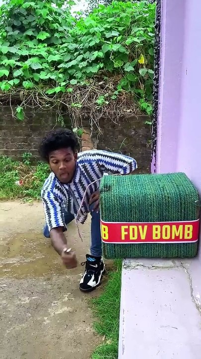 Happy Diwali￼￼😂😂 #comedy #realfools #surajroxfunnyvibeo #vikramfunnyvideo #Diwali