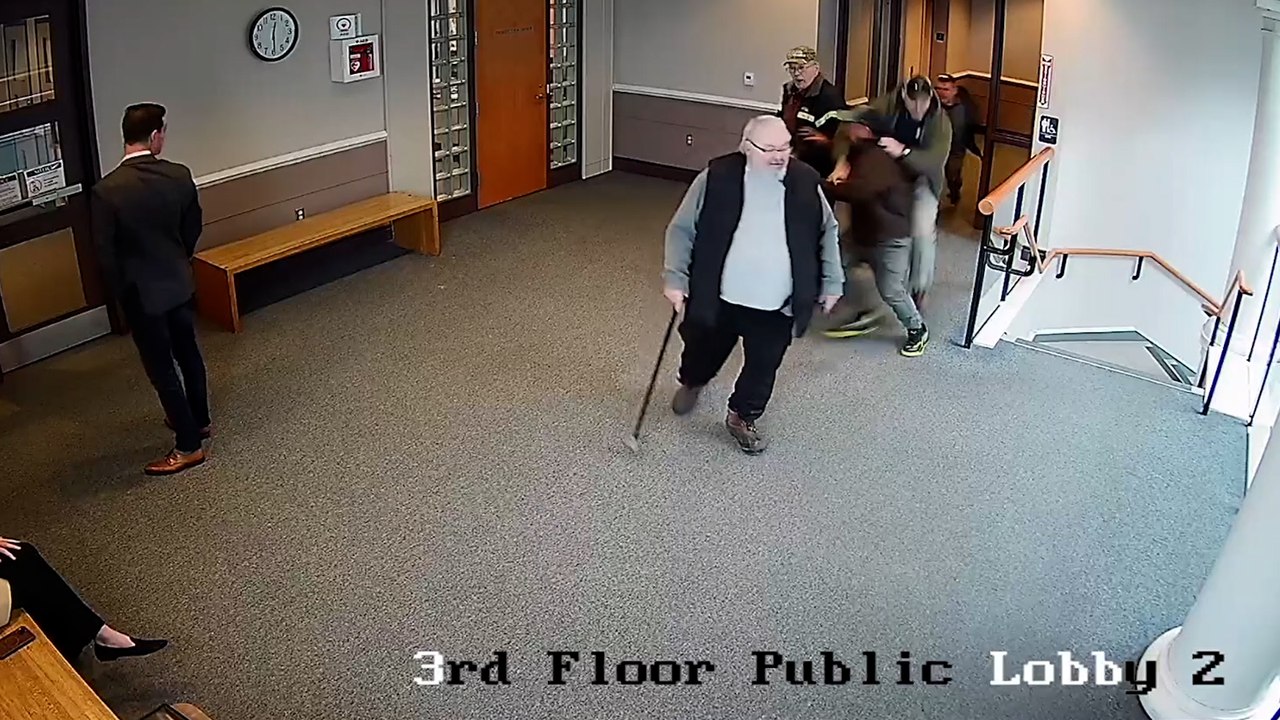 Ein venezolanischer Mann wird von der US-Einwanderungs- und Zollbehörde festgenommen