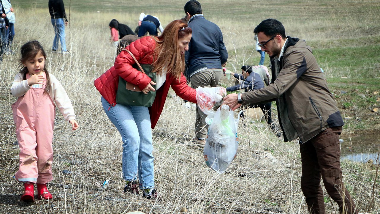 'Kuş Cenneti'nde bahar temizliği