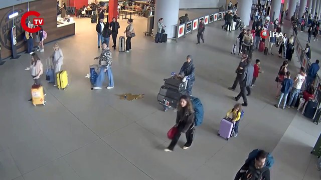 İstanbul Havalimanı'nda kaçakçılara suçüstü: Cep telefonu, kürk, kol çantası, spor ayakkabı...