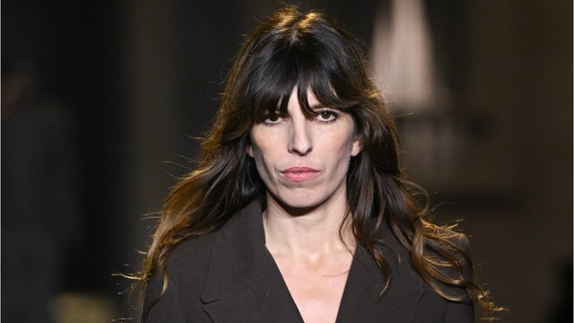 GALA VIDEO - Lou Doillon fête Pâques avec son fils : Laszlo découvre un délicieux butin, découvrez ses adorables photos
