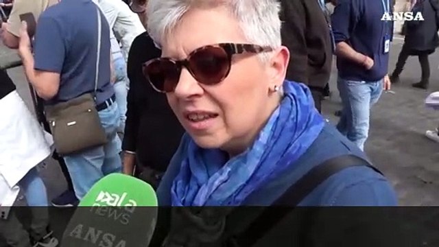 Morte Papa Francesco, a San Pietro folla di fedeli tra dolore e incredulita'