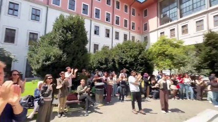 İstanbul Üniversitesi öğrencilerinin çayhanesine el konuldu
