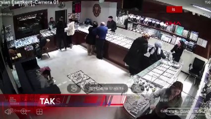 Esenyurt’ta müşteri gibi kuyumcuya girdi, 560 bin liralık bilezikleri alıp kaçtı