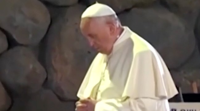 WATCH: Cameron Walker reports from 'focal point for Catholics to pay respects' after Pope Francis' death