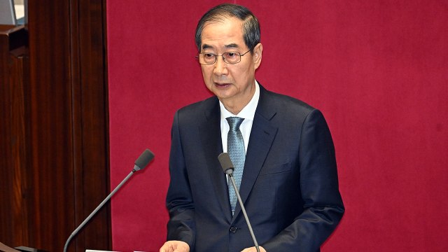 한 대행, 대선 출마 질문에 고생 많으셨다 ...답변 안 해 / YTN