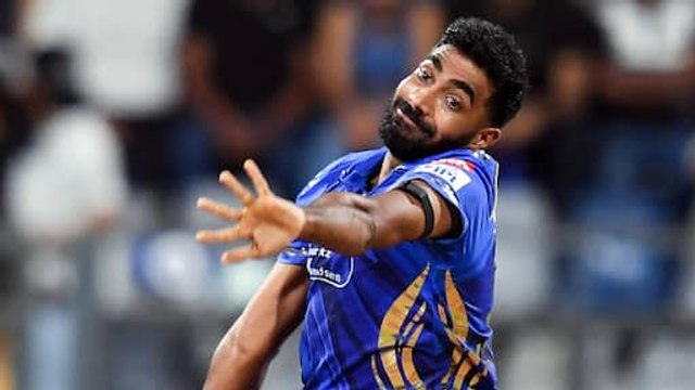 Jasprit Bumrah Joins Mumbai Indians Record Books with 300 T20 Wickets | SRH vs MI IPL 2025