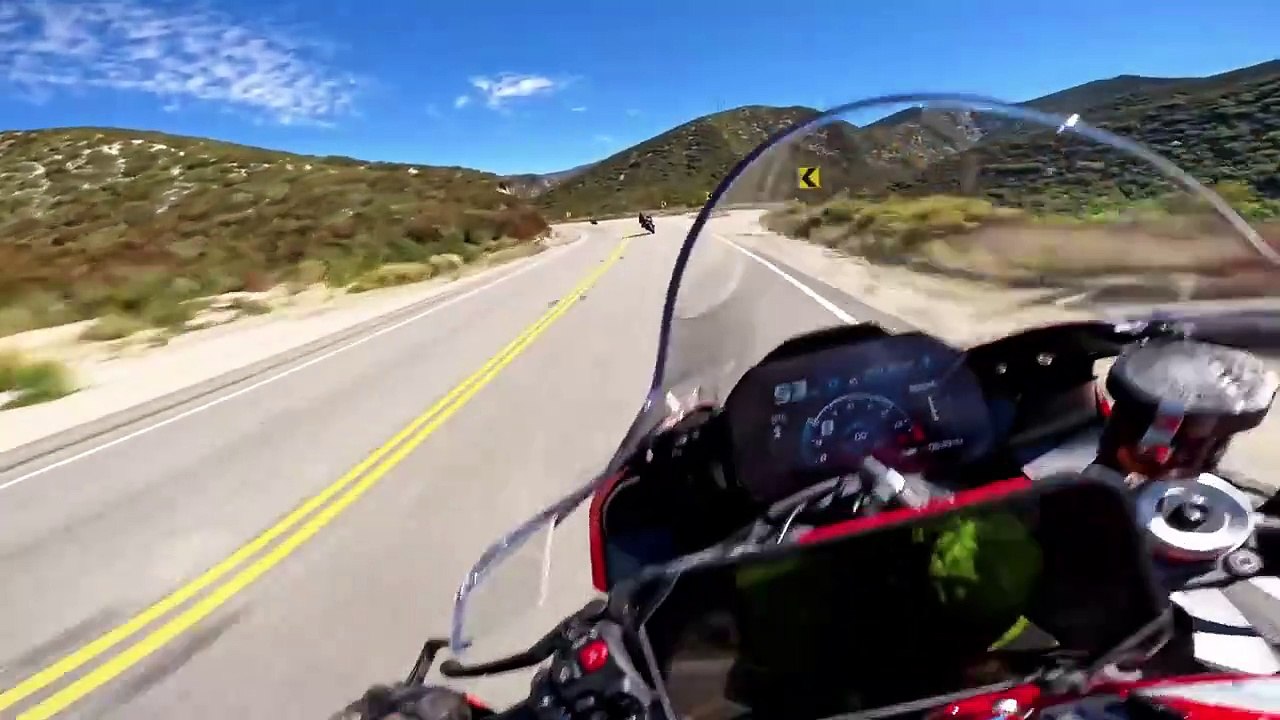 SUPERBIKE CHASE R1 VS BMW