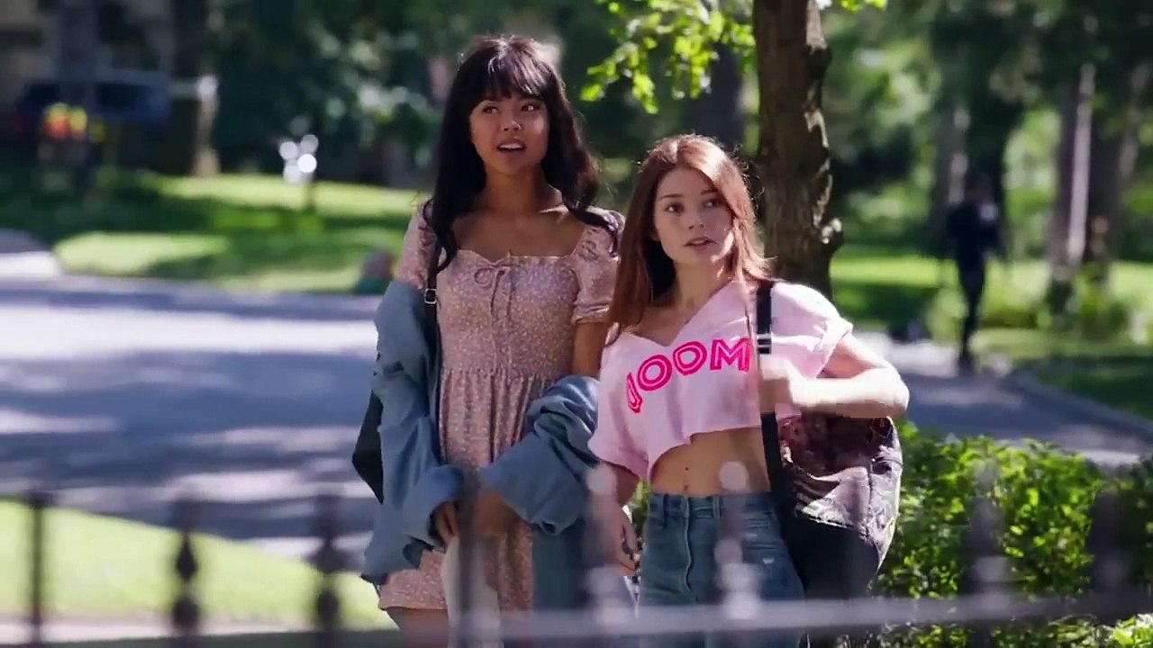 She is Prettier than her Daughter and Atrracts 10x More Attention Wherever they are